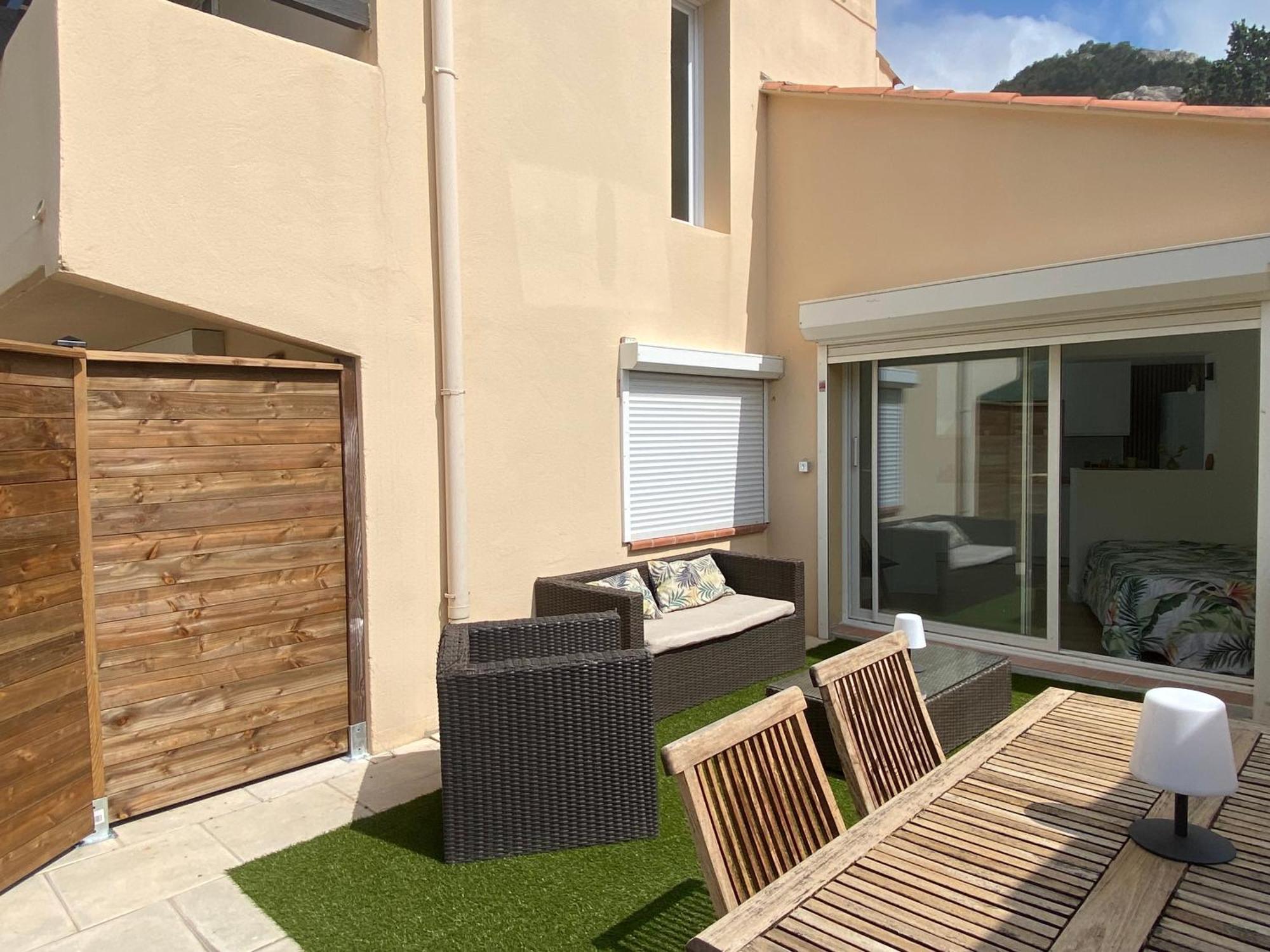 160 M2 Au Coeur De La Calanque De Samena Marseille